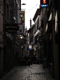 Ruelle sombre (assez fréquente et fréquentée)